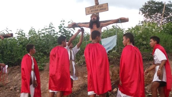 Encenação da Paixão em Pimenteiras emociona população - Imagem 6