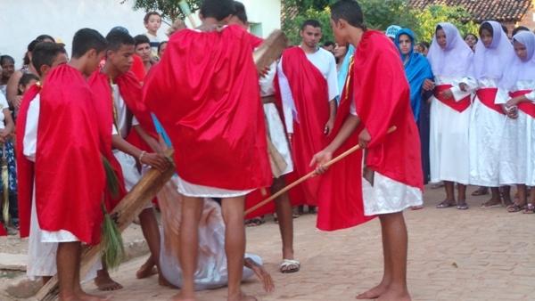 Encenação da Paixão em Pimenteiras emociona população - Imagem 9