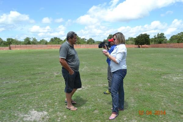 Prefeito Zé Resende visita Obra do Estádio de Futebol no bairro Mato Seco - Imagem 2