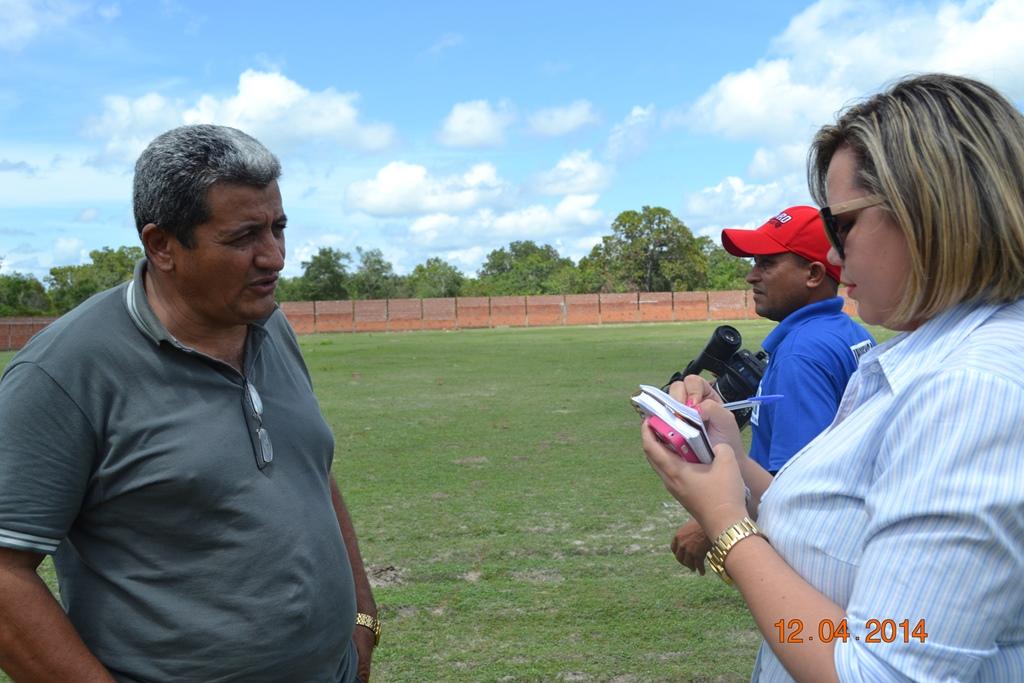 Prefeito Zé Resende visita Obra do Estádio de Futebol no bairro Mato Seco