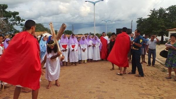 Encenação da Paixão em Pimenteiras emociona população - Imagem 15