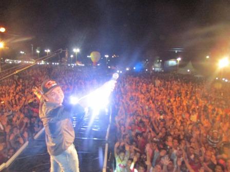 Show com a participação de amigos no 6º DVD de Francis Lopes