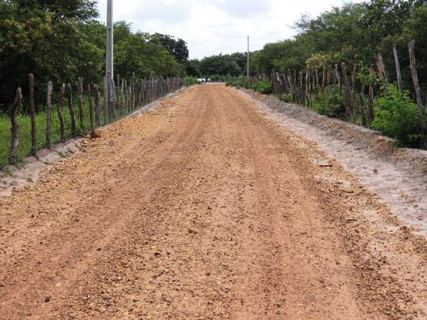 Prefeitura recupera diversas estradas vicinais - Imagem 7