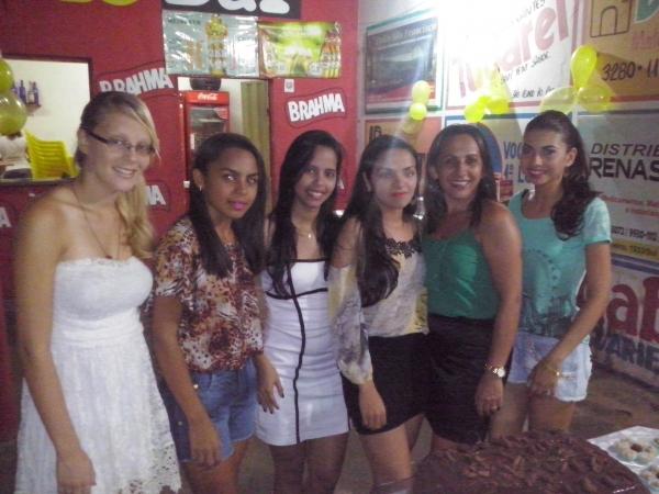 Festa Supresa: Aniversariante Lúcia Lopes é homenageda por amigos e familiares. - Imagem 5