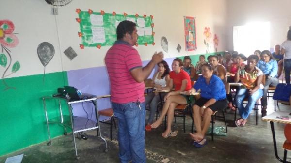 Capacitação de profissionais que colaboram com a Assistência Social  - Imagem 1