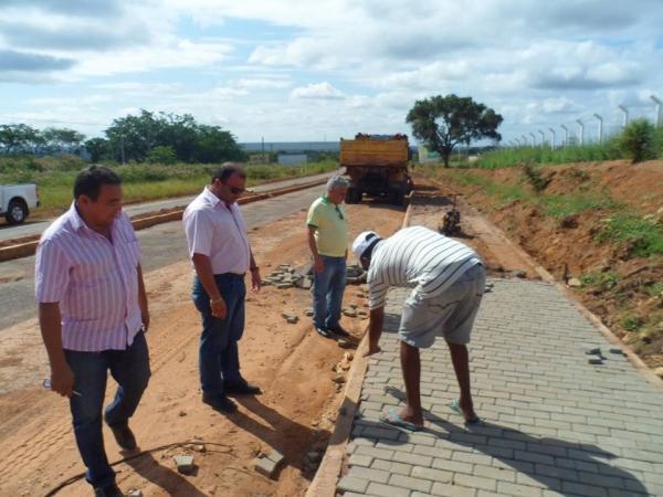“Valença está virando um grande canteiro de obras”, disse Prefeito Walfredo. - Imagem 5