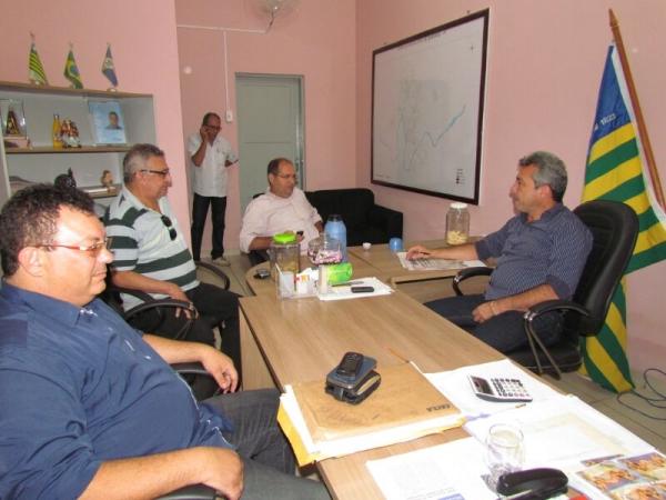 Edílson Capote recebe visita do Presidente da Agespisa - Imagem 2