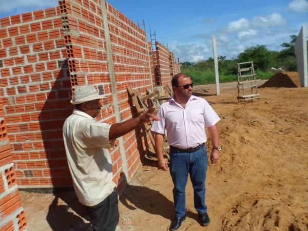 “Valença está virando um grande canteiro de obras”, disse Prefeito Walfredo. - Imagem 1