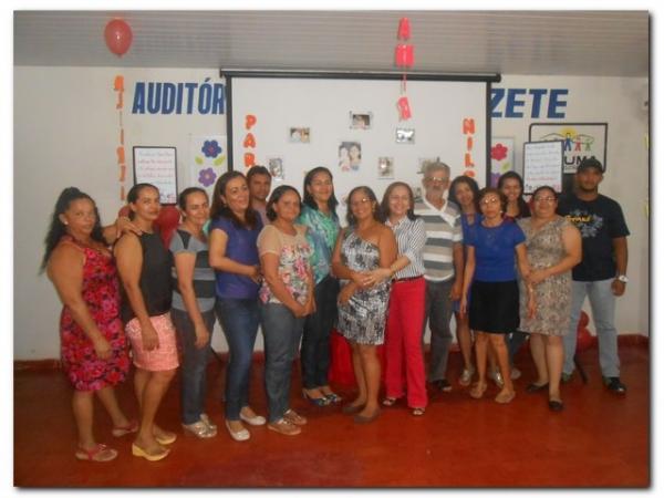 Maria Nilcimar comemora seu aniversário com a família e amigos - Imagem 29