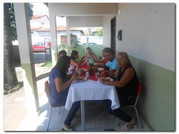 Maria Nilcimar comemora seu aniversário com a família e amigos - Imagem 46