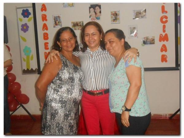 Maria Nilcimar comemora seu aniversário com a família e amigos - Imagem 34