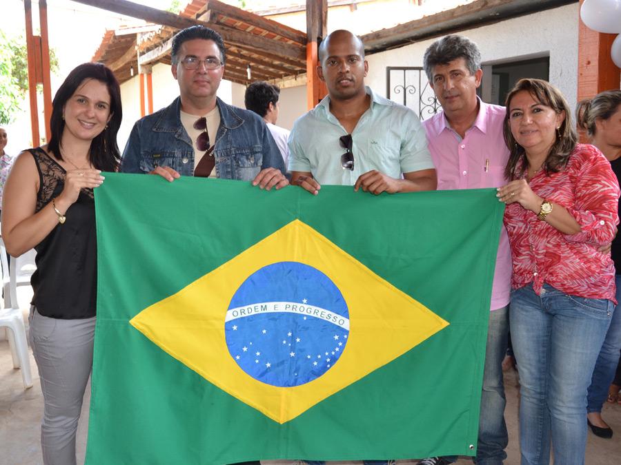 Prefeita Renata e sua equipe recepcionam médicos cubanos que vão atuar no município pelo Programa Mais Médicos