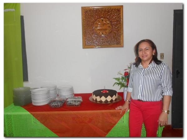 Maria Nilcimar comemora seu aniversário com a família e amigos - Imagem 3
