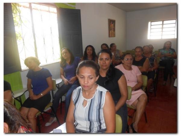 Maria Nilcimar comemora seu aniversário com a família e amigos - Imagem 11