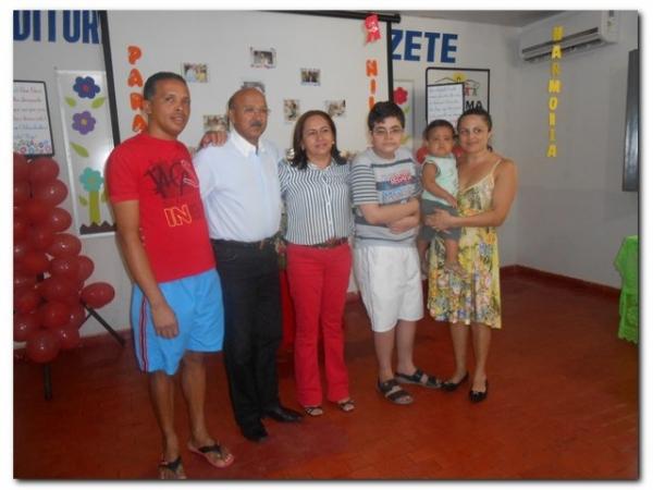 Maria Nilcimar comemora seu aniversário com a família e amigos - Imagem 18