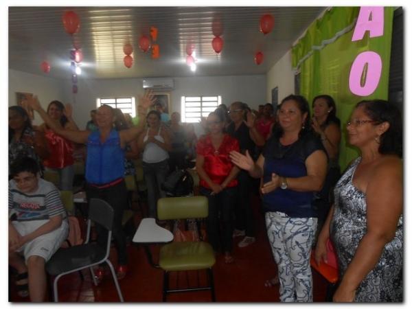 Maria Nilcimar comemora seu aniversário com a família e amigos - Imagem 25