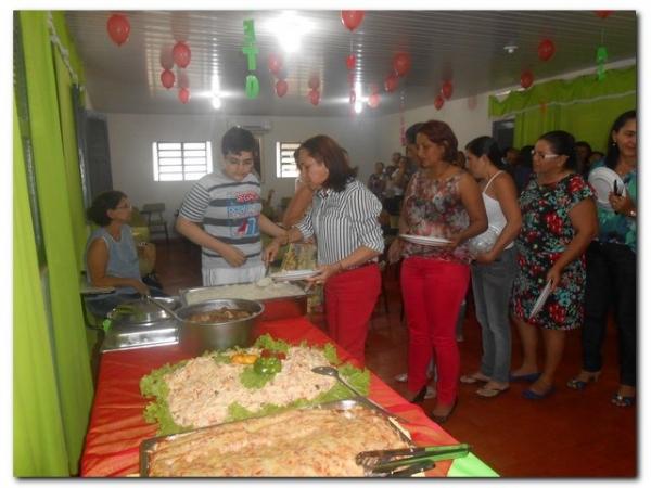 Maria Nilcimar comemora seu aniversário com a família e amigos - Imagem 39