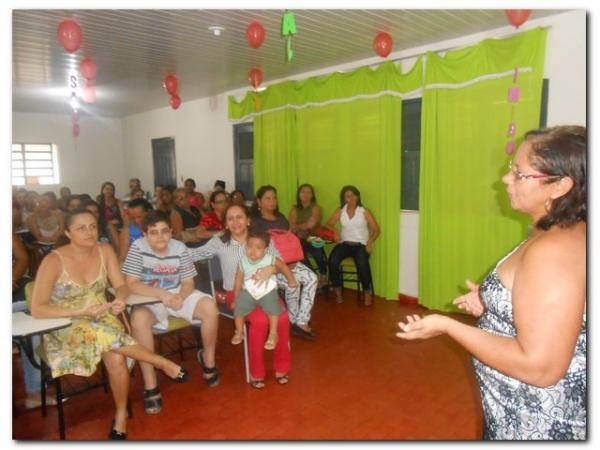 Maria Nilcimar comemora seu aniversário com a família e amigos - Imagem 4