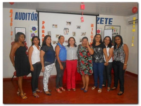 Maria Nilcimar comemora seu aniversário com a família e amigos - Imagem 30