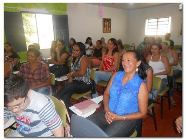 Maria Nilcimar comemora seu aniversário com a família e amigos - Imagem 21