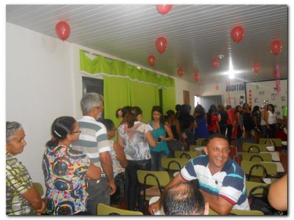 Maria Nilcimar comemora seu aniversário com a família e amigos - Imagem 41