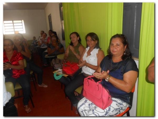 Maria Nilcimar comemora seu aniversário com a família e amigos - Imagem 15