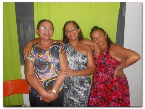 Maria Nilcimar comemora seu aniversário com a família e amigos - Imagem 56
