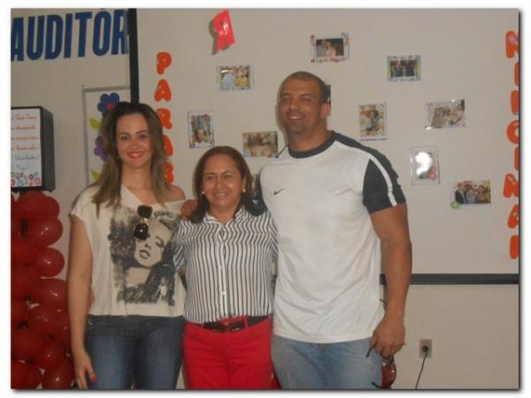 Maria Nilcimar comemora seu aniversário com a família e amigos - Imagem 35