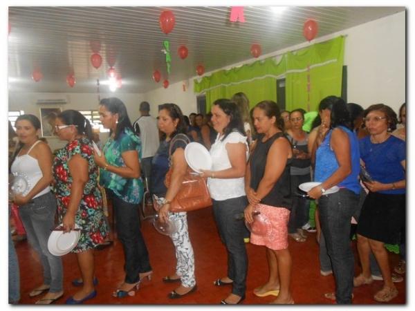 Maria Nilcimar comemora seu aniversário com a família e amigos - Imagem 40