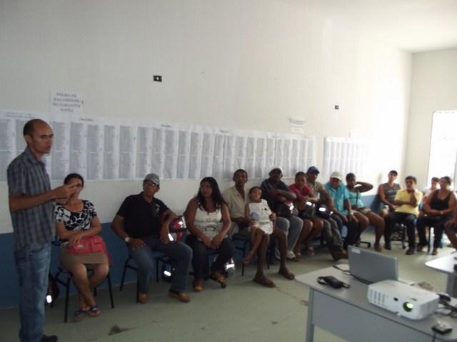 Secretaria realiza reunião sobre projeto de agricultura sustentável em Oeiras