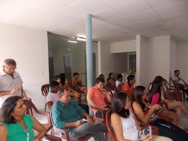 Vereador Aylon Praça promove I Encontro de Jovens em São Francisco do Piauí - Imagem 4