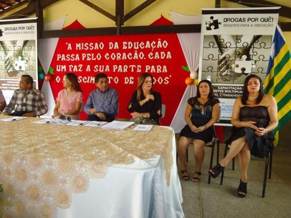 Foi um sucesso o Seminário Drogas Por Quê? - Imagem 37