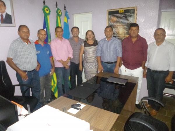 Vereadores de Picos e Simões conhecem Serviço de Monitoramento de Câmeras instalado no município - Imagem 3