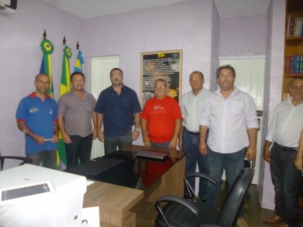 Vereadores de Picos e Simões conhecem Serviço de Monitoramento de Câmeras instalado no município - Imagem 1