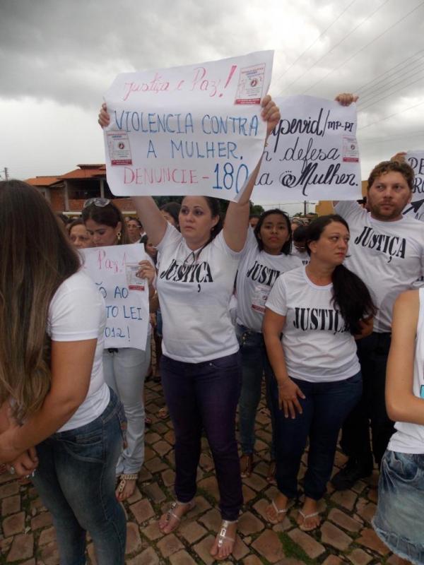 Caso Neylivia I: Familiares e amigos de Neylivia Costa fazem caminhada pedindo por PAZ e JUSTIÇA  - Imagem 25