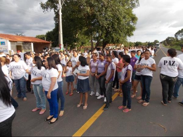 Caso Neylivia I: Familiares e amigos de Neylivia Costa fazem caminhada pedindo por PAZ e JUSTIÇA  - Imagem 5