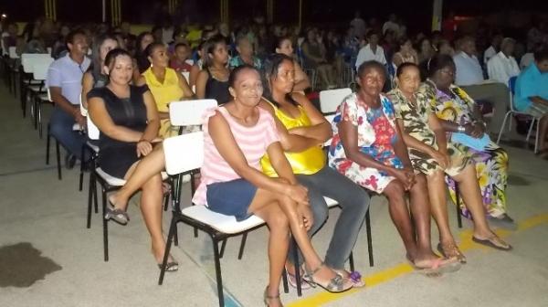 Dia do evangélico é comemorado com grande festa e muito louvor  em Canavieira - Imagem 26