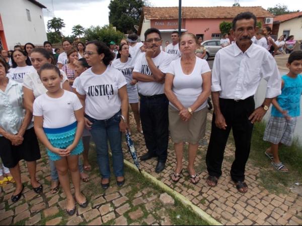 Caso Neylivia I: Familiares e amigos de Neylivia Costa fazem caminhada pedindo por PAZ e JUSTIÇA  - Imagem 24