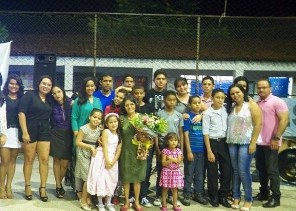 Aurora Pinheiro realiza festa de aniversário ao lado de amigos e familiares - Imagem 12