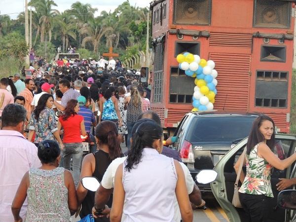 Visita da Divina Santa Cruz enaltece a fé na região - Imagem 7