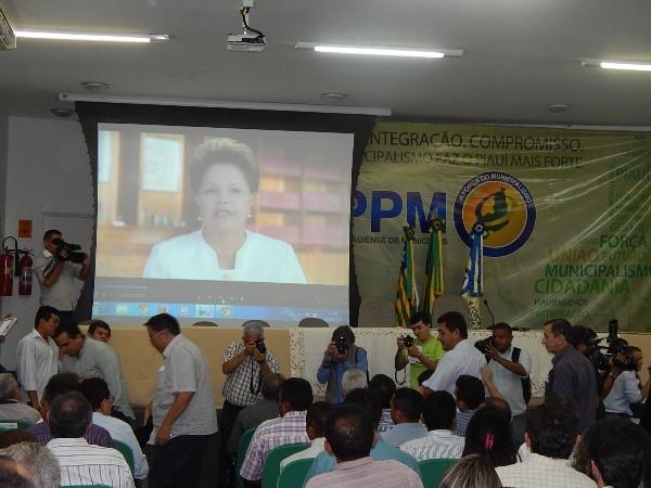 Cidade de Lagoinha é contemplada com uma Caçamba do PAC2 - Imagem 4