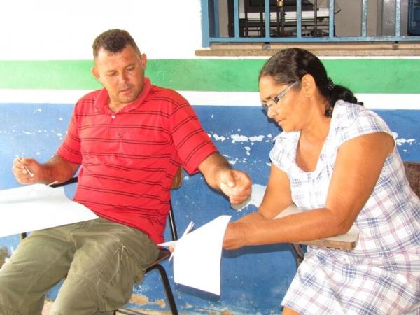 Escolas da zona rural são beneficiadas com novas carteiras - Imagem 4