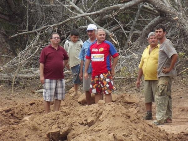 Secretaria de obras recebe elogios dos vereadores de Dom Expedito Lopes - Imagem 10