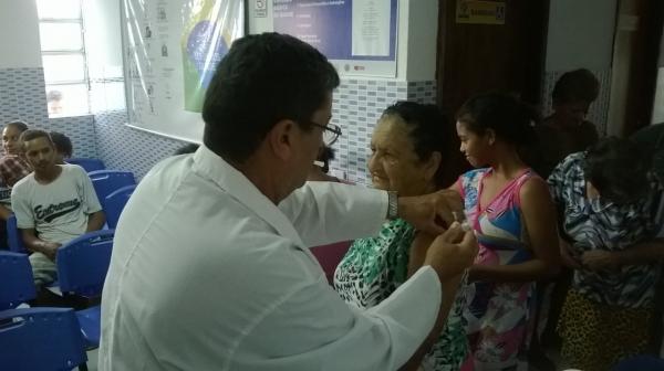 População compareceu em Grande Número no Dia D da Campanha de Vacinação Contra Influenza - Imagem 4