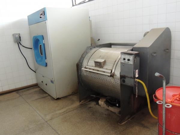 Fotos do descaso como o hospital Josefina Getirana Neta foi entregue - Imagem 9