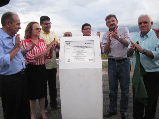 Governador  Wilson Martins Inaugura obras no município de Miguel Alves