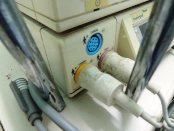 Fotos do descaso como o hospital Josefina Getirana Neta foi entregue - Imagem 3