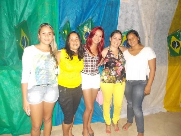 Aniversário da cidade : Noite da educação foi um espetáculo em Canavieira - Imagem 45