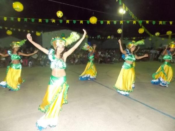 Aniversário da cidade : Noite da educação foi um espetáculo em Canavieira - Imagem 13