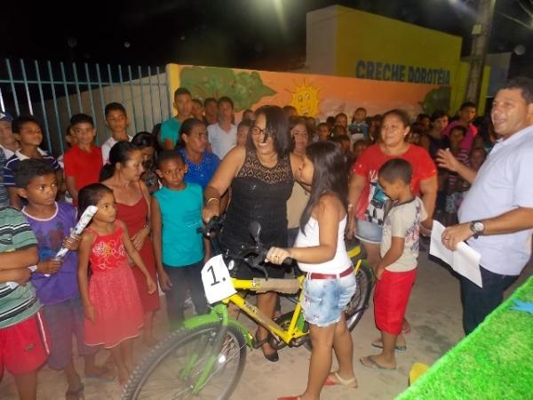 Canavieira comemora 22 anos com inaugurações, corte de bolo e muita festa.  - Imagem 14